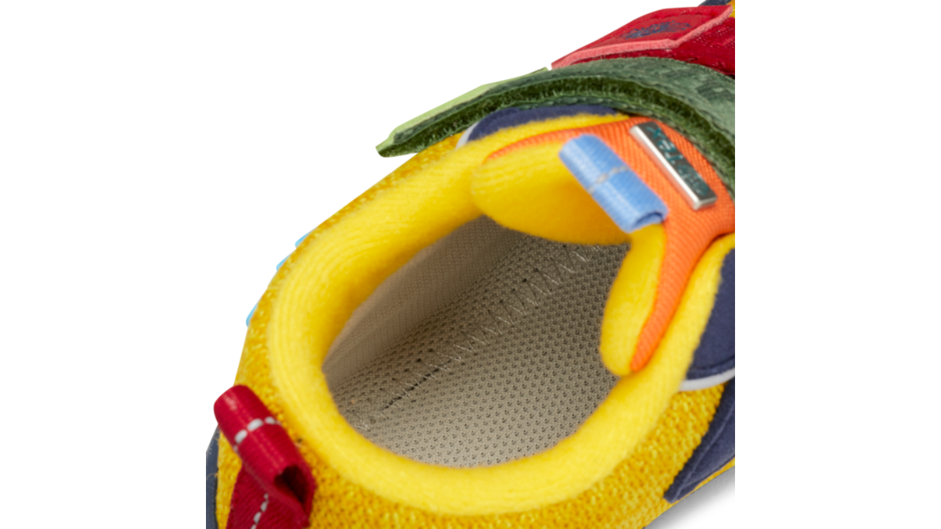 Kinder Barfußschuh mit gepolstertem Schaftrand, Innenansicht von oben, Detailansicht
