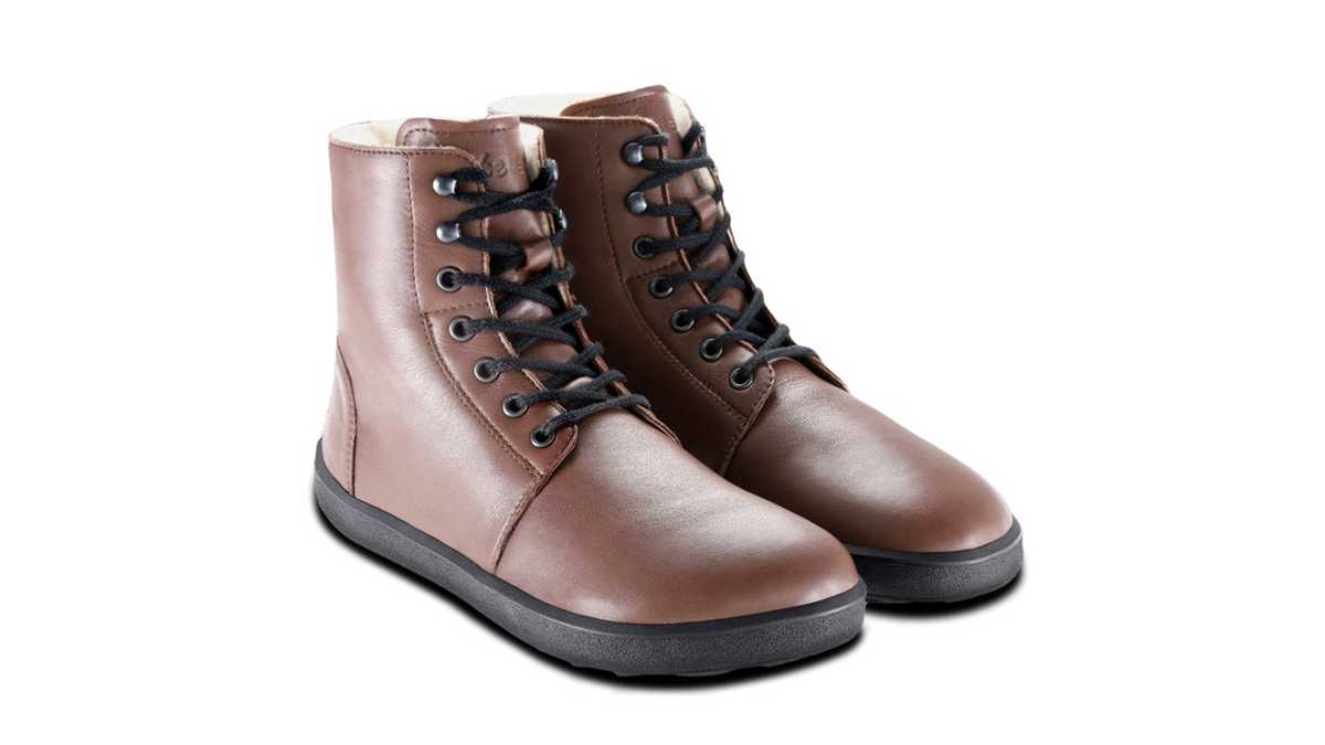 Barfußwinterschuh für Erwachsene als Paar, knöchelhoch, Schnürung, geschlossene Zehen, geschlossene Ferse, schräge Vorderansicht