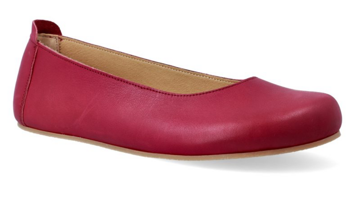 Ballerina, Seitenansicht nach rechts, Farbe Blau. Geschlossene Form, niedriger Schaft, dünne Sohle.