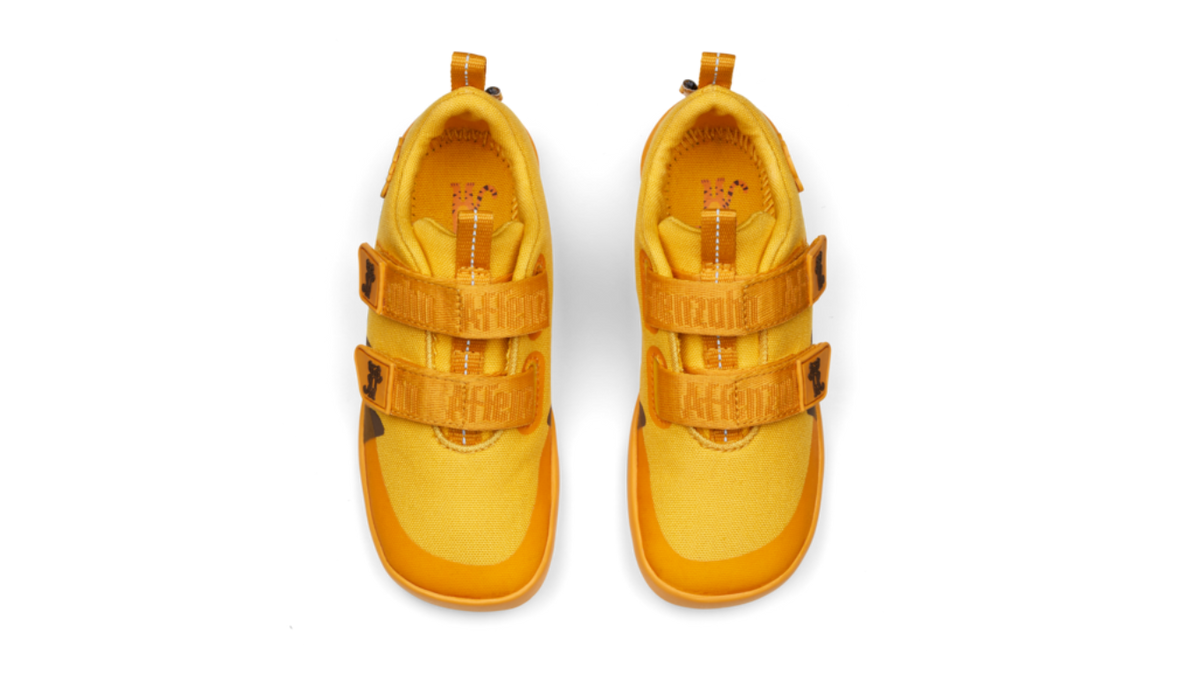 Kinder Barfußschuhe mit geschlossener Zehenbox und Klettverschlüssen, Draufsicht auf beide Schuhe