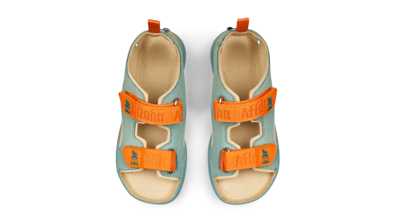 Kinder Barfußsandalen mit offener Zehenbox und Klettverschlüssen, Draufsicht auf beide Schuhe