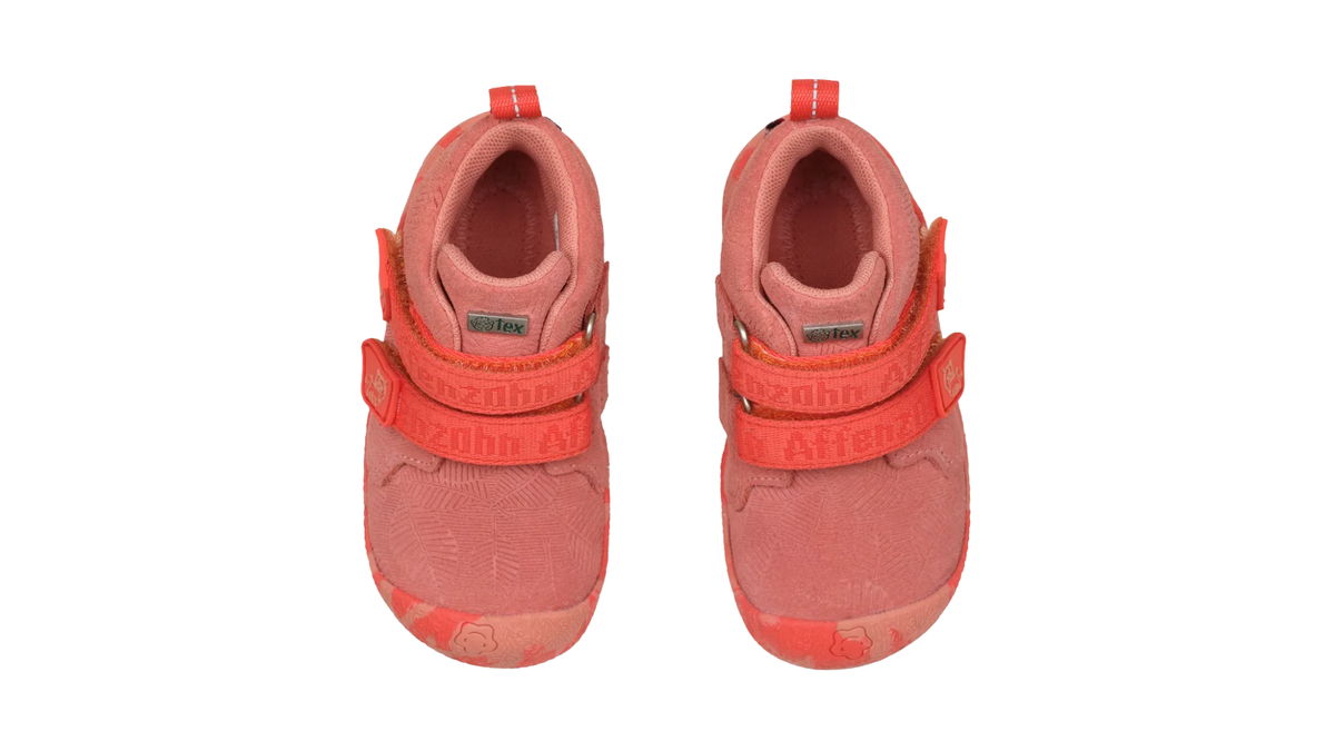 Paar Lauflernschuhe für Kinder mit breiter Zehenbox und zwei Klettverschlüssen, Draufsicht