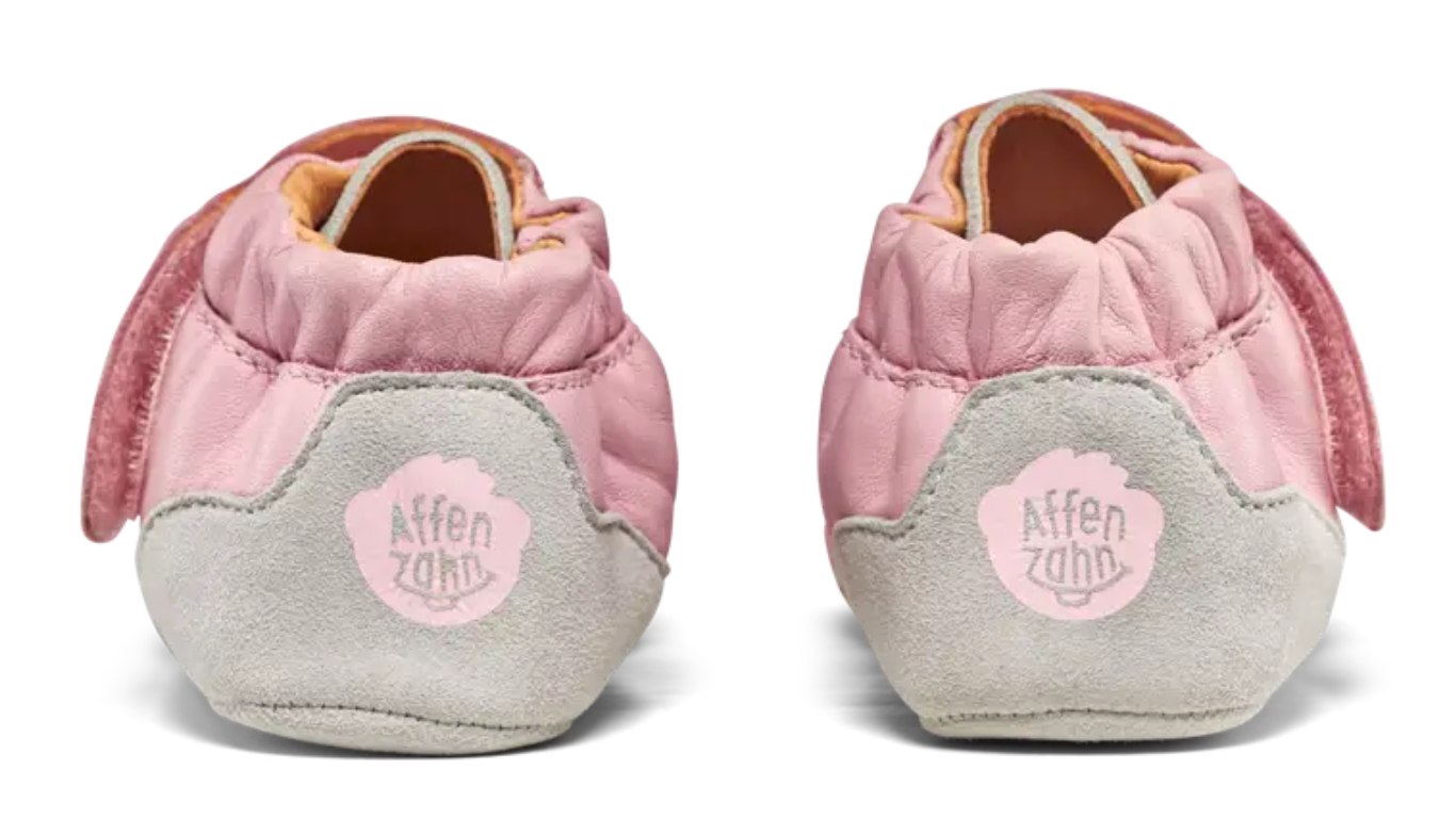 Kinder Barfußhausschuhe mit geschlossener Ferse, Rückansicht beider Schuhe