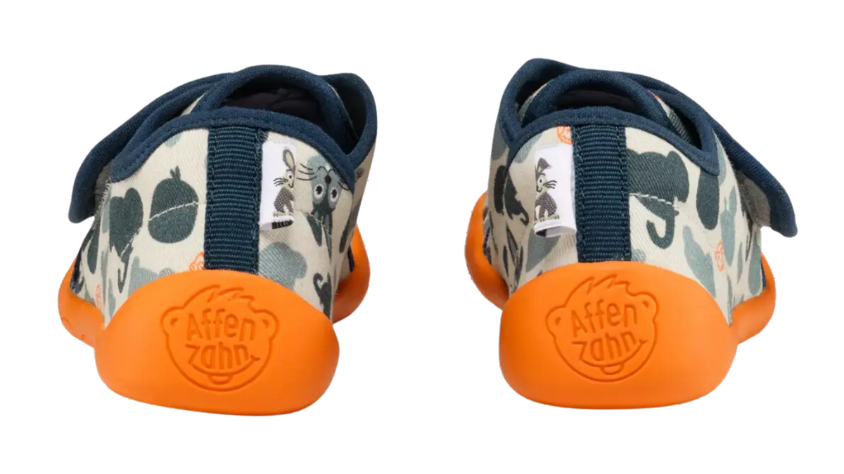 Kinder Barfußhausschuhe mit geschlossener Ferse, Rückansicht beider Schuhe
