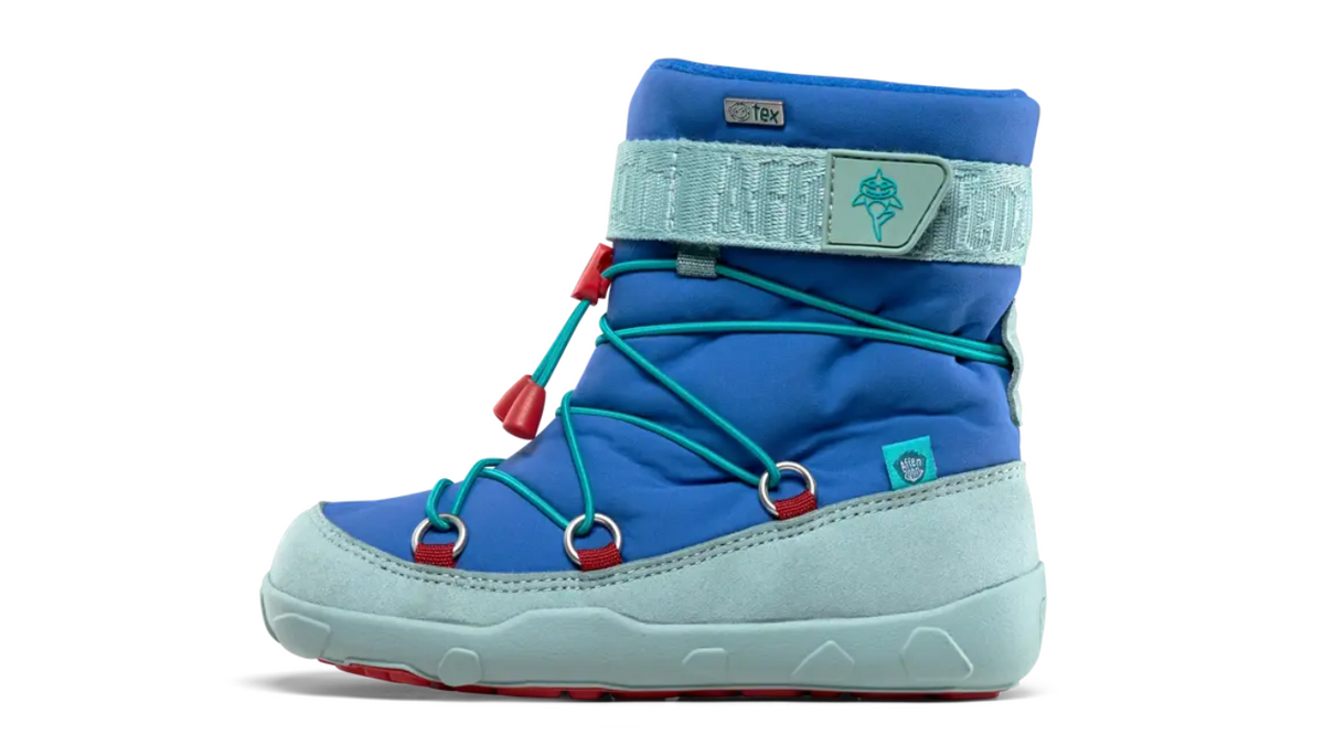 Kinder-Barfußwinterstiefel mit breiter Zehenbox, geschlossenem Zehenbereich, geschlossener Ferse, hohem Schaft, Schnürsystem mit Kordel, flexible Sohle, Seitenansicht innen.