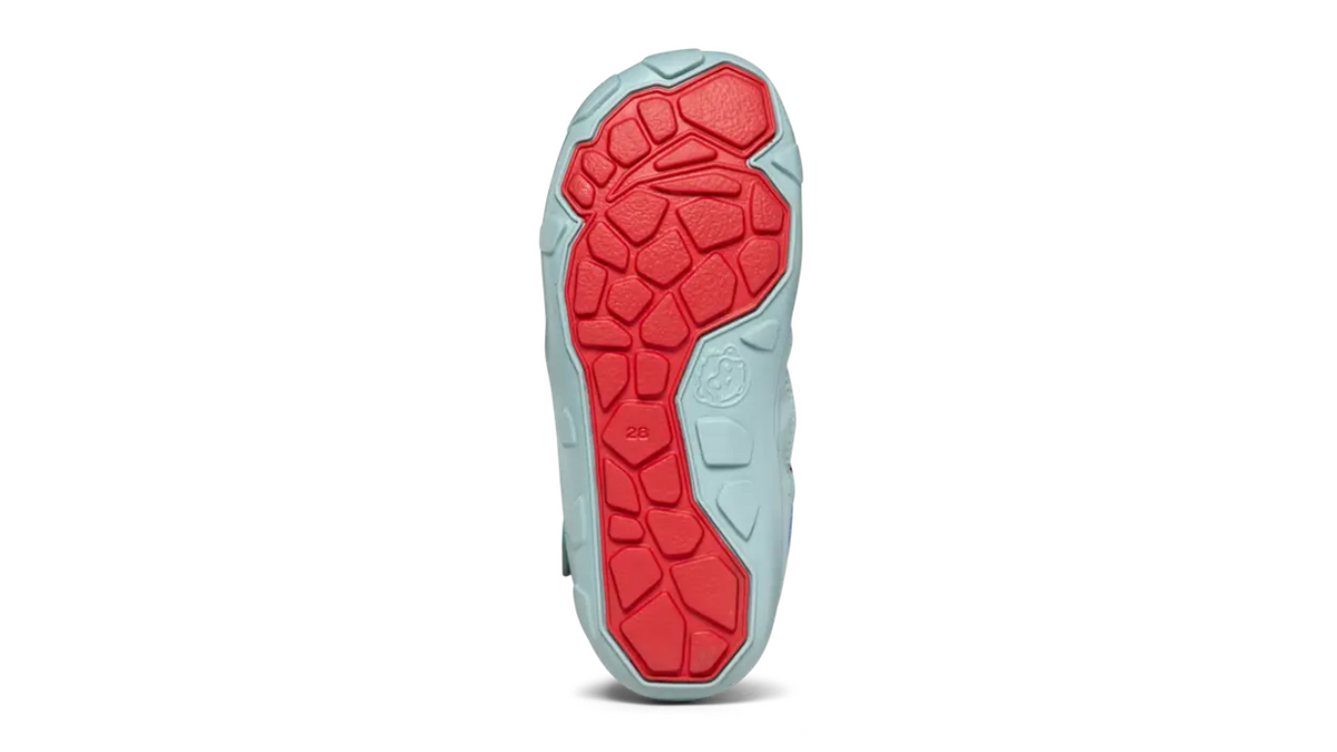 Kinder-Barfußwinterstiefel mit flacher, flexibler Sohle und strukturiertem Profil, Ansicht von unten.