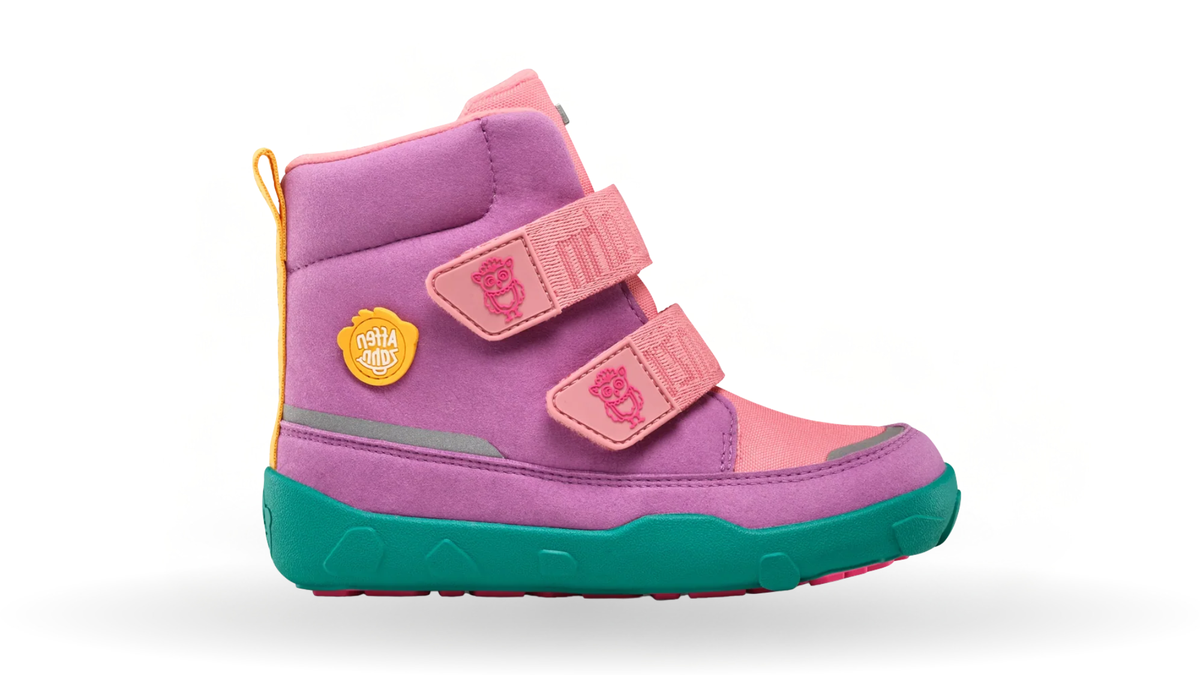Kinder-Barfußstiefel mit breiter Zehenbox, zwei Klettverschlüssen und geschlossenen Zehen, Seitenansicht außen