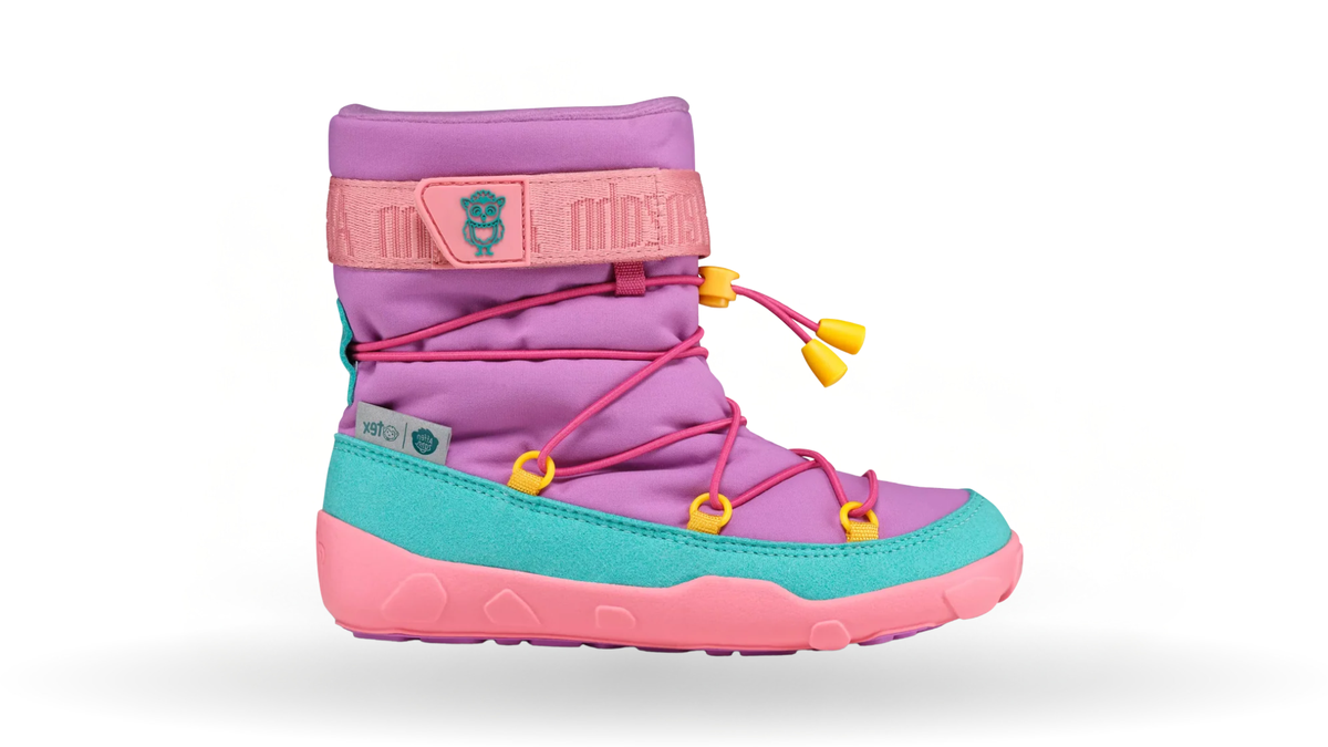Kinder-Barfußwinterstiefel mit breiter Zehenbox, Schnellschnürsystem und geschlossenen Zehen, Seitenansicht außen