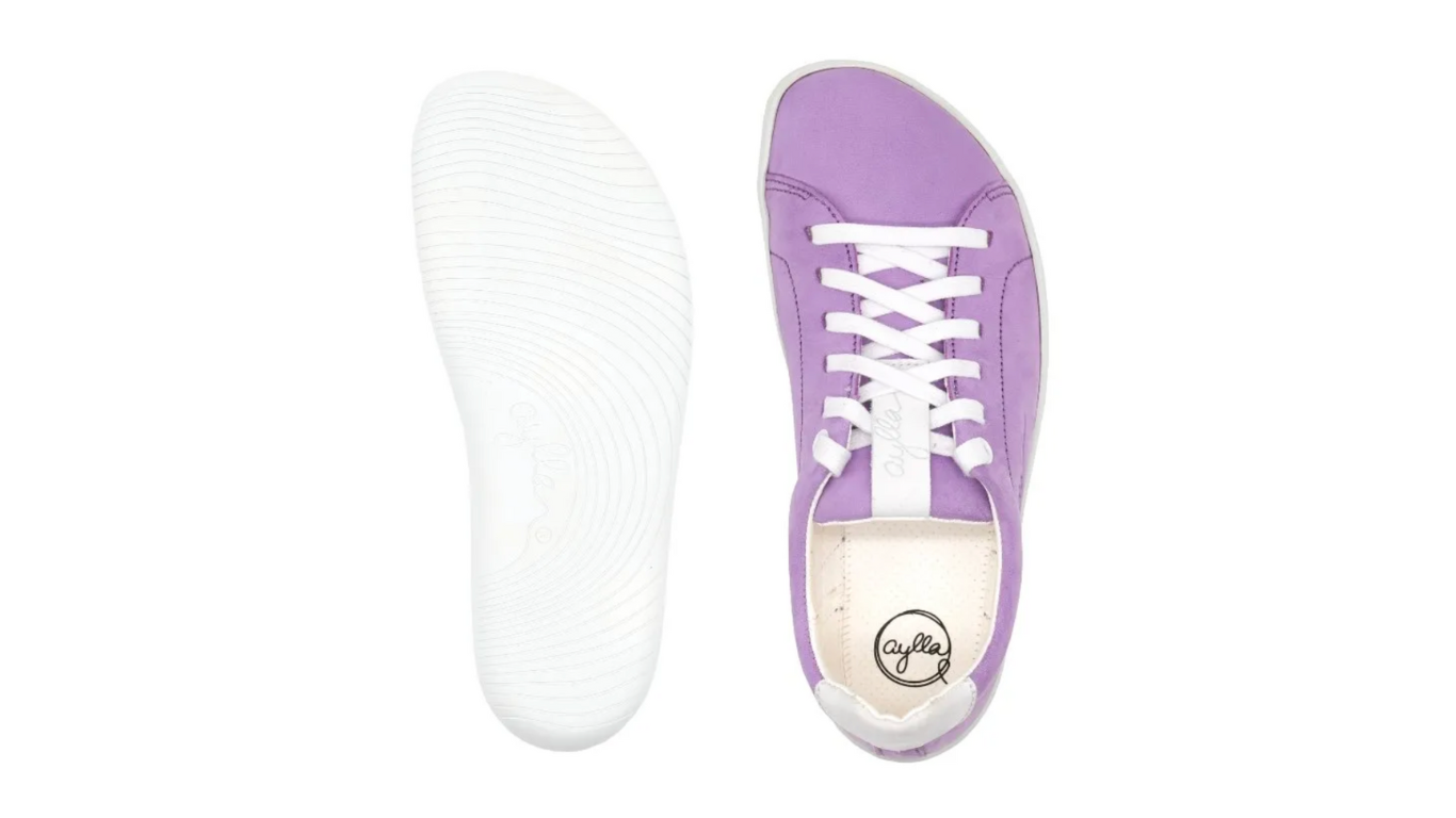 Barfußschuh für Erwachsene mit flacher, flexibler Sohle und strukturiertem Profil, Ansicht von unten und oben.