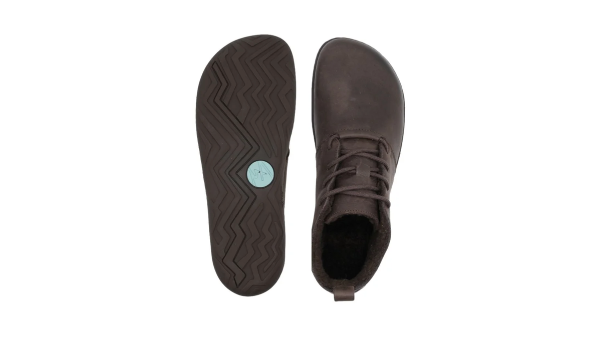 Barfußwinterschuh für Herren mit Schnürung, breiter Zehenbox und profilierter Laufsohle, Draufsicht und Ansicht von unten