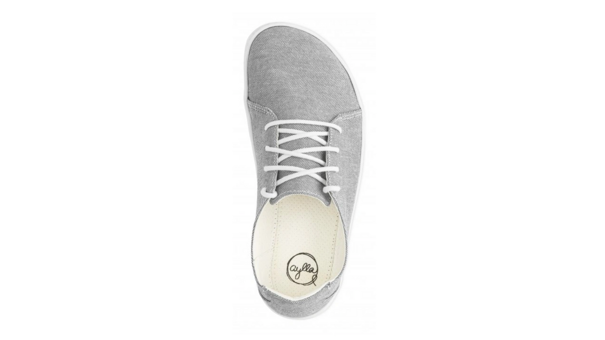 Barfußschuh, Draufsicht.
Schnürung und Zehenverlauf von oben, vollständig flache Laufsohle.