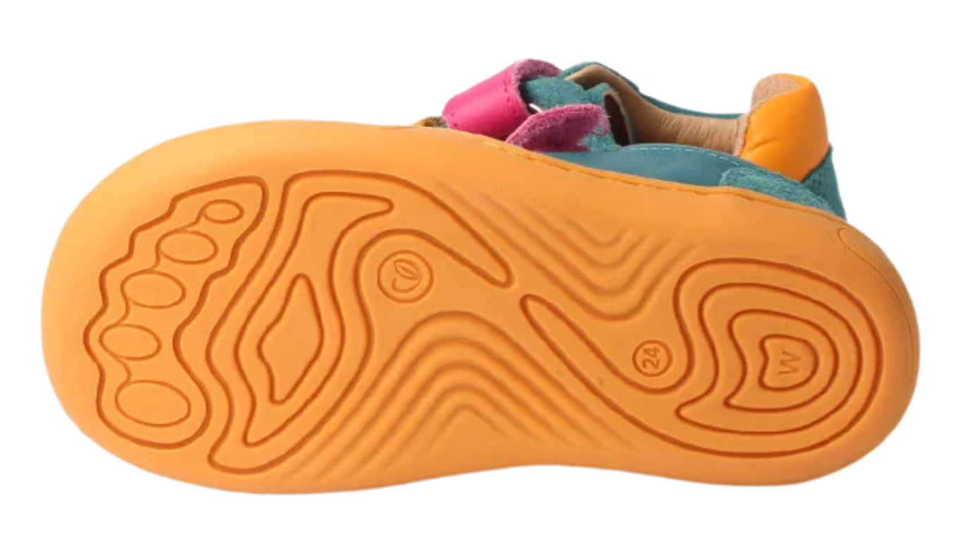 Kinder Barfußhalbschuh mit flexibler Sohle und Profil, Ansicht von unten.