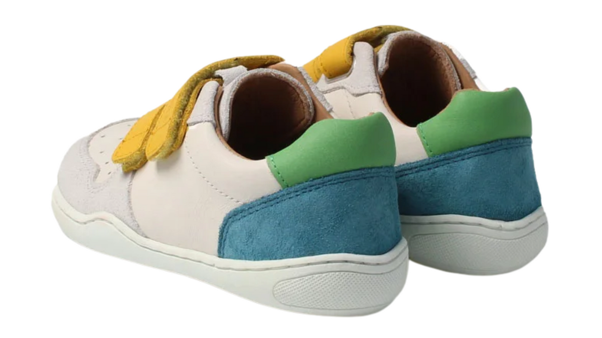 Barfußhalbschuh für Kinder mit breiter Zehenbox und Klettverschlüssen, Rückansicht als Paar