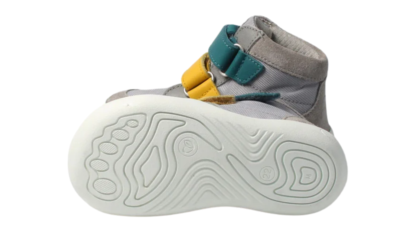 Knöchelhoher Barfußschuh für Kinder mit flexibler Sohle und flachem Profil, Ansicht von unten