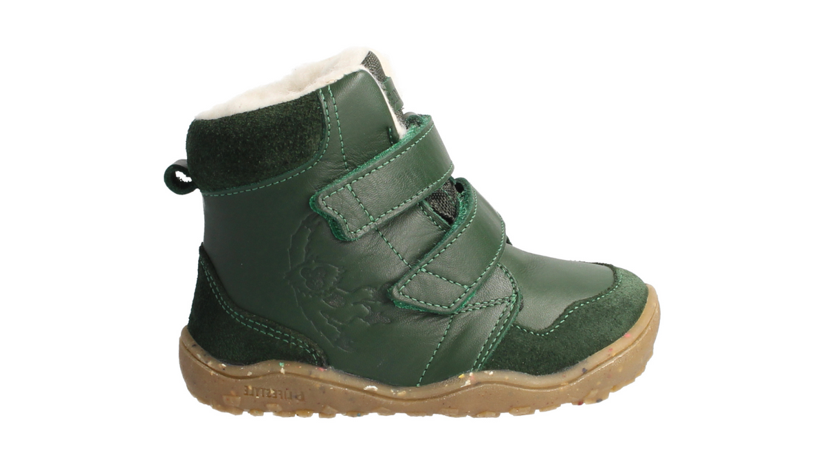 Barfußstiefel mit zwei Klettverschlüssen, breite Zehenbox, flexible Sohle, geschlossener Fersenbereich, hoher Schaft, Seitenansicht außen