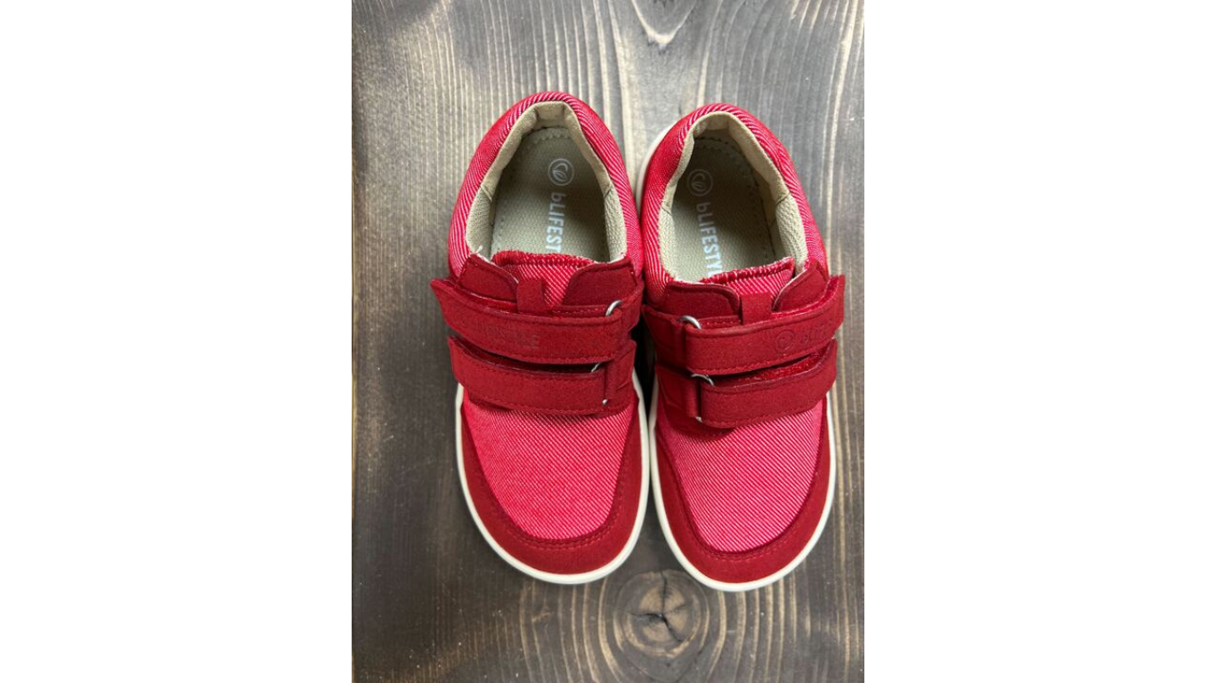 Barfußhalbschuh für Kinder mit breiter Zehenbox, Klettverschluss, geschlossene Zehen, geschlossener Fersenbereich, Draufsicht als Paar