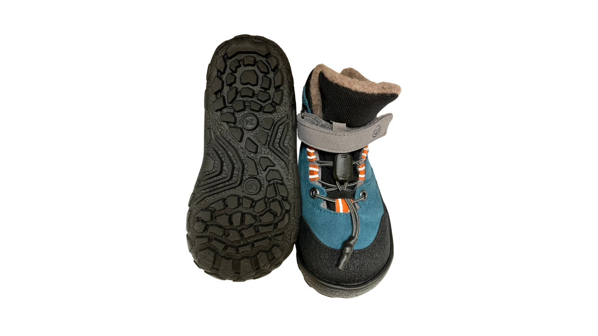 Paar gefütterte halbhohe Barfußschuhe für Kinder mit profilierter Laufsohle, Schnellverschluss und Klettverschluss, Ansicht von unten und oben