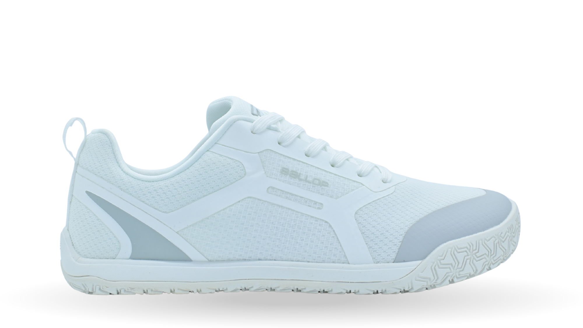 Sportlicher Barfußschuh für Erwachsene mit Schnürung, breiter Zehenbox, flacher Profilsohle und Fersenschlaufe, Seitenansicht außen