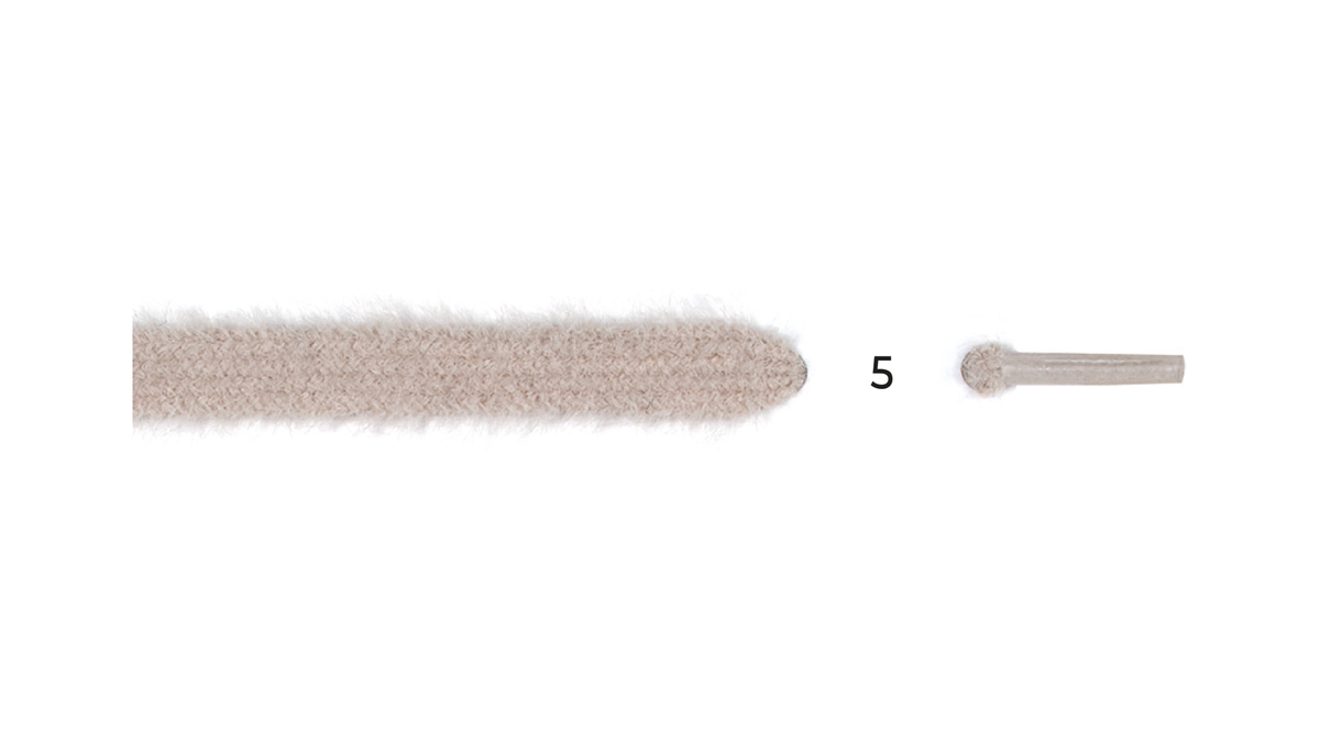 flauschiger Schnürsenkel, Teilansicht mit Schnürsenkelende