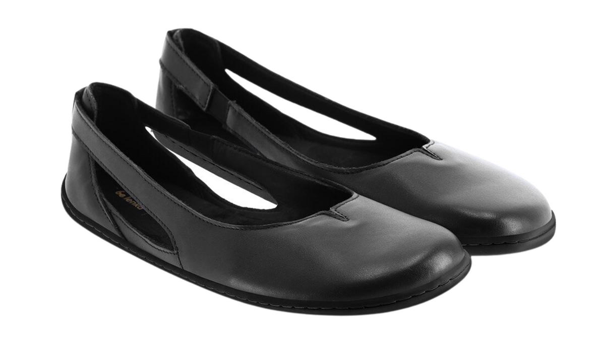 Barfußballerina für Erwachsene als Paar mit breiter Zehenbox und geschlossenen Zehen, schräge Vorderansicht.