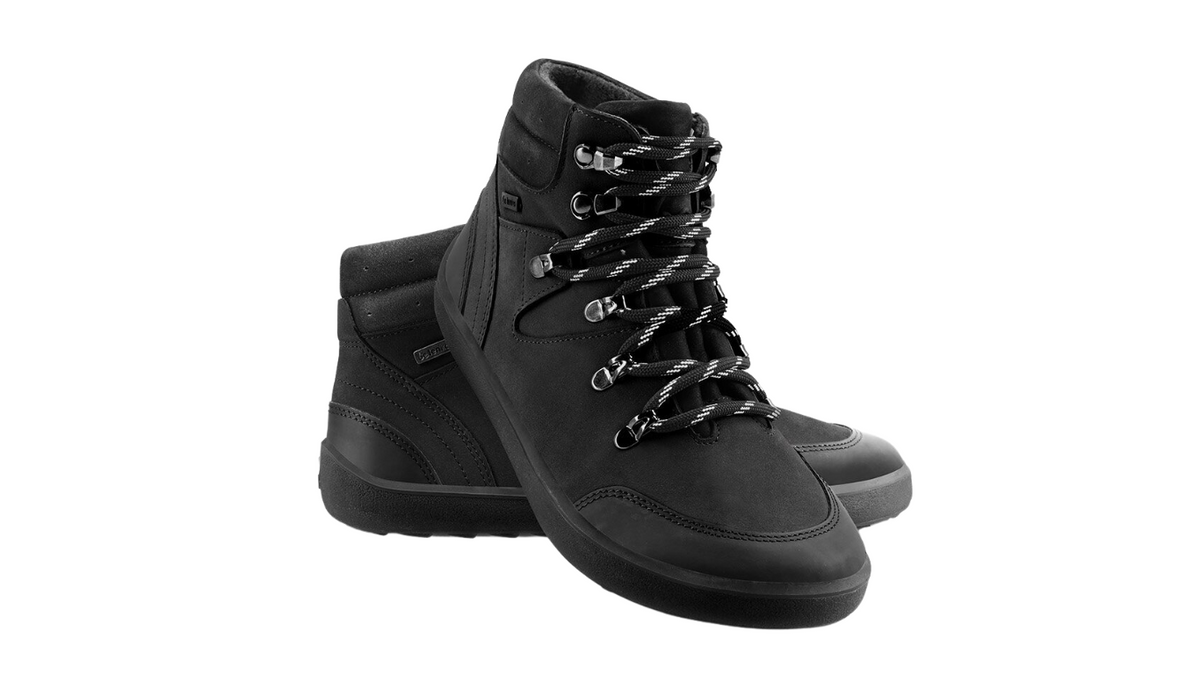 Barfußwinterstiefel für Erwachsene als Paar, knöchelhoch, Schnürung, geschlossene Zehen, geschlossener Fersenbereich, schräge Vorderansicht