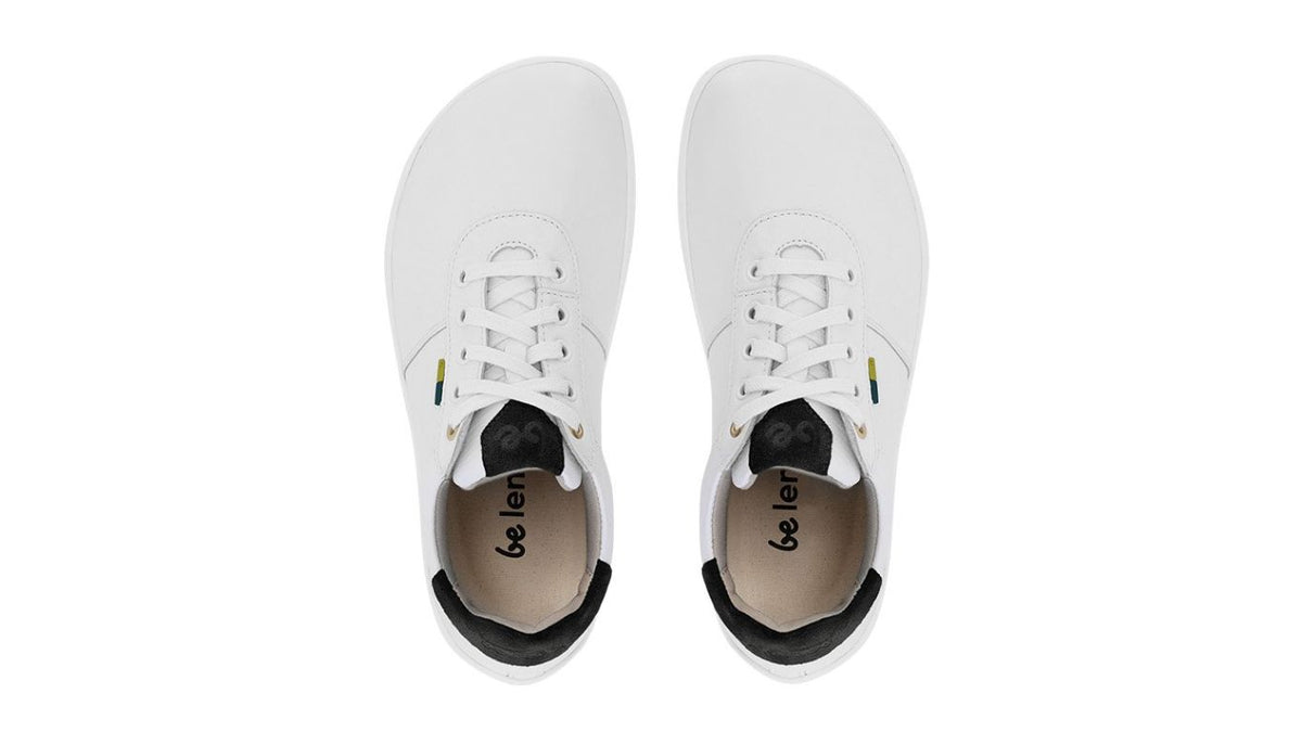 Barfußschuh Sneaker als Paar mit geschlossener Zehenbox, Draufsicht.