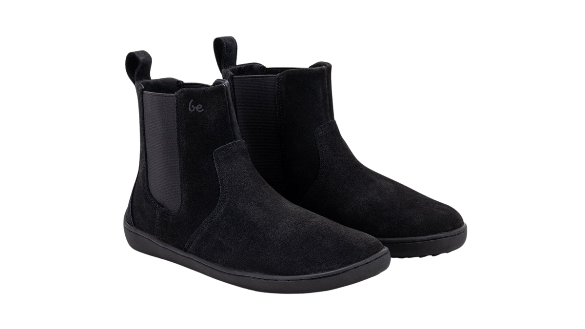Paar Gefütterte Chelsea-Barfußstiefel für Damen mit Elastikeinsätzen, Zugschlaufen und geschlossenen Zehen, schräge Vorderansicht