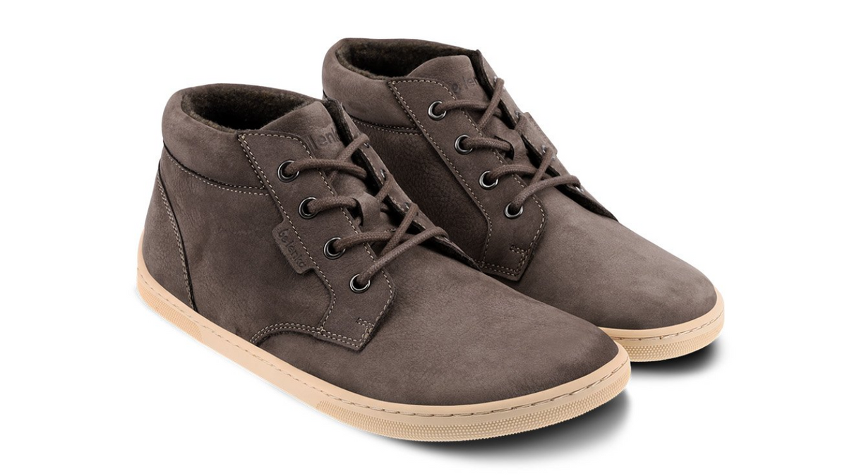 Knöchelhoher Barfußschuh als Paar mit knöchelhohem Schaft, schräge Vorderansicht.