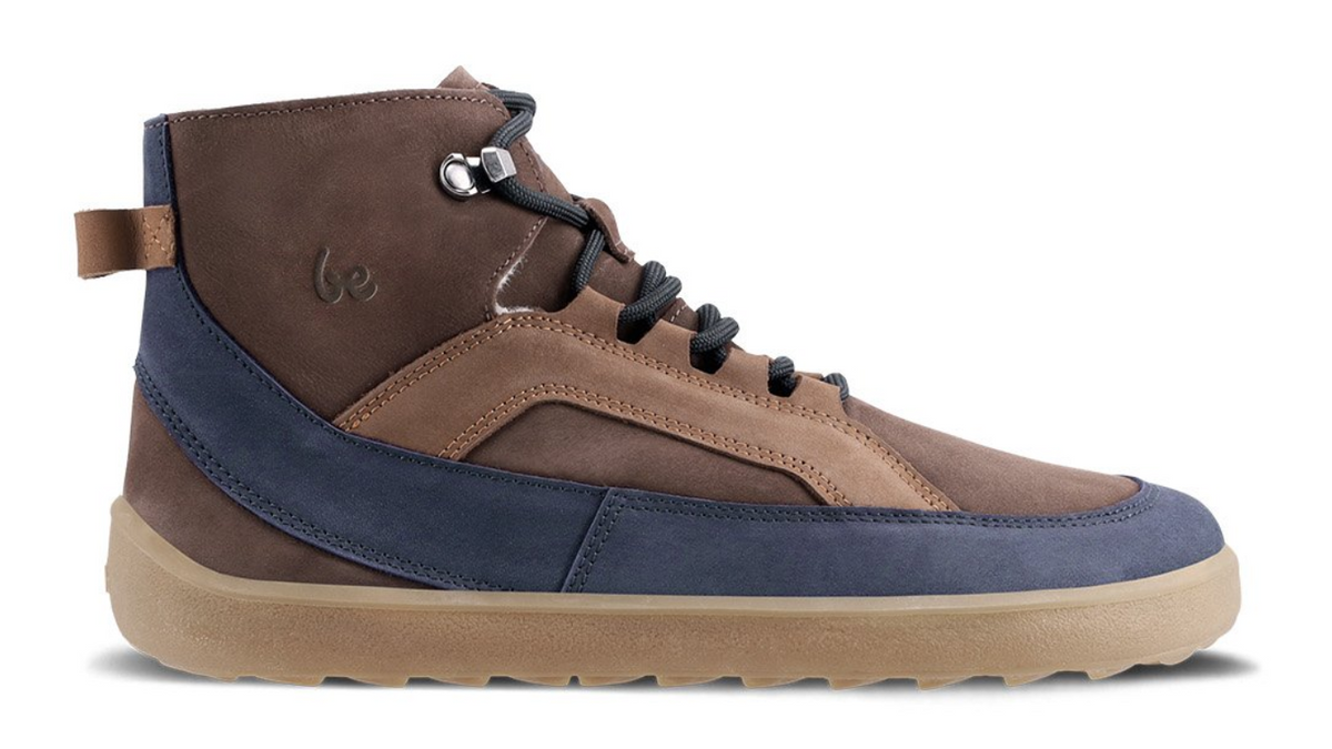 Barfußwinterstiefel für Erwachsene mit breiter Zehenbox, Schnürung, knöchelhohem Schaft, geschlossener Zehenbox und geschlossener Ferse, Seitenansicht außen.