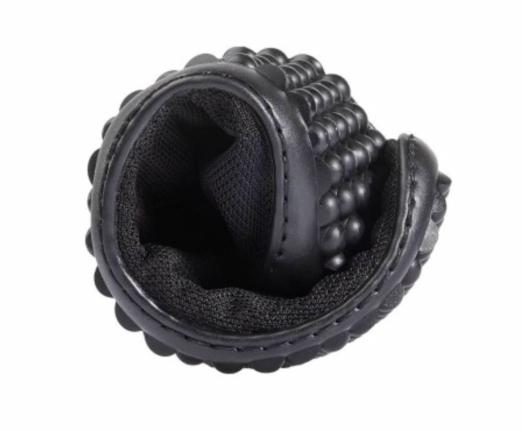 Barfußwinterstiefel flexibel zusammengerollt mit geschlossener Zehenbox und geschlossenem Fersenbereich, profilierte Sohle mit Noppen, Detailansicht
