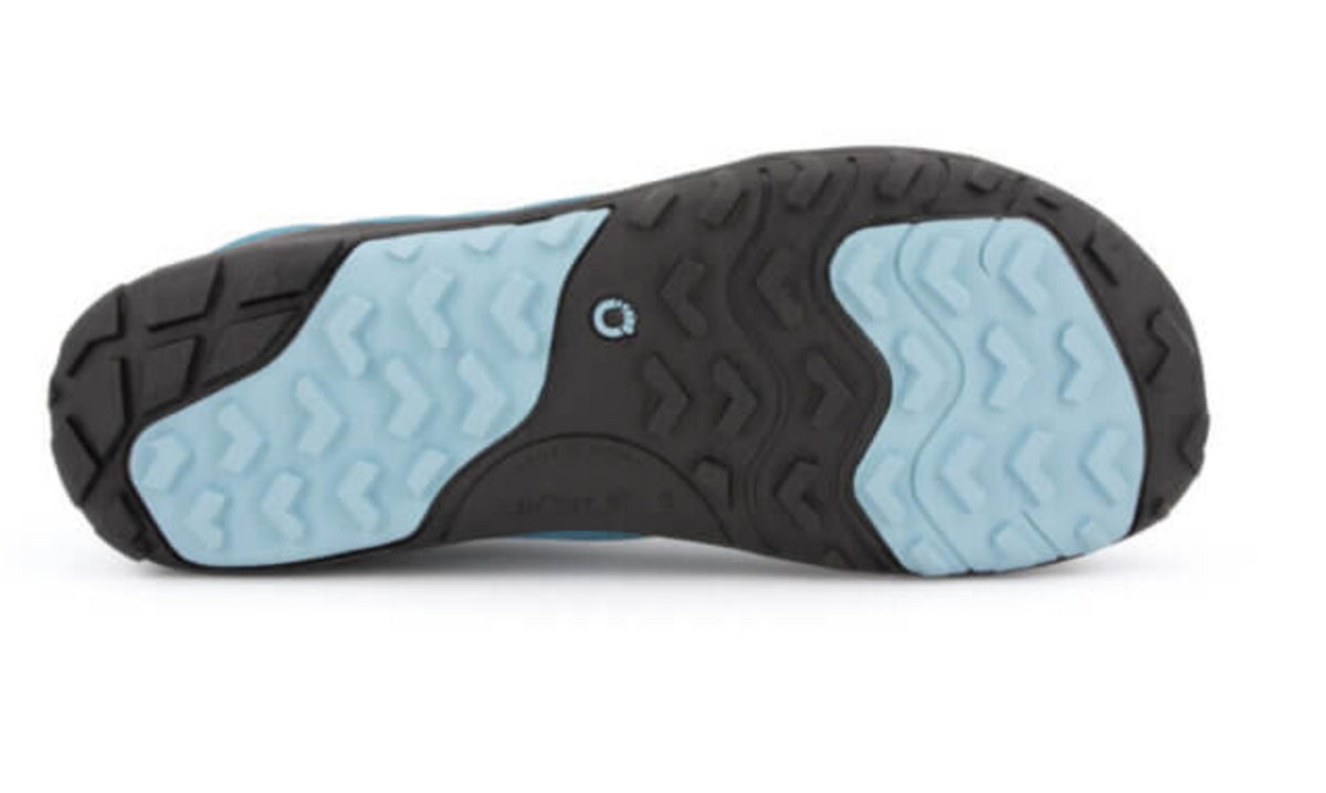 Barfußschuh mit flexibler Profilsohle, breite Sohlenform im Vorfußbereich, Ansicht von unten, einzelner Schuh