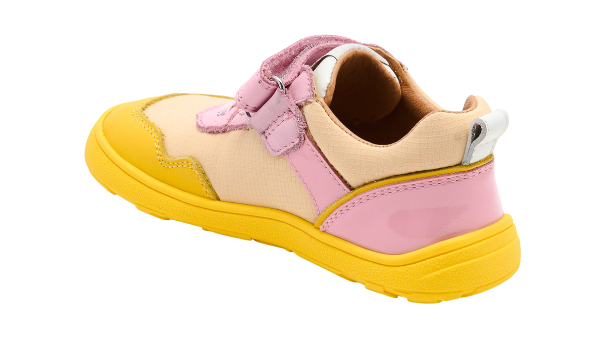 Barfußschuh mit Klettverschluss und Schnürung, breite Zehenbox, flexible Sohle, geschlossener Fersenbereich, niedriger Schaft, Seitenansicht innen