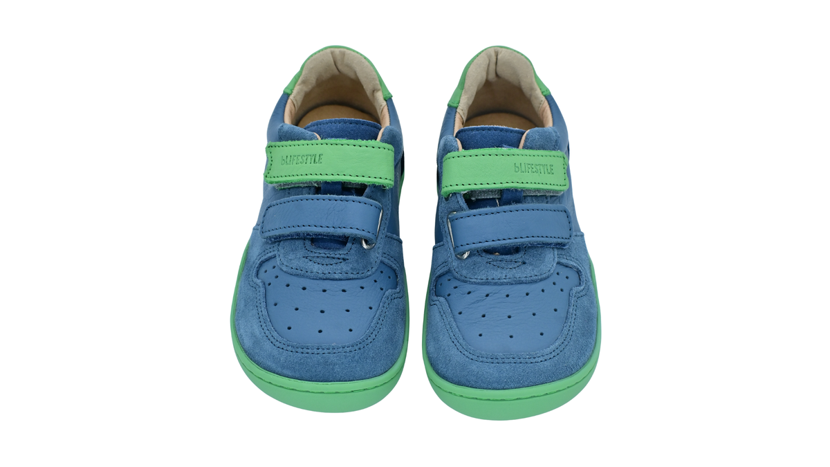 Kinder Barfußhalbschuh mit breiter Zehenbox, flexibler Sohle, zwei Klettverschlüssen, geschlossenen Zehen, geschlossener Ferse, Draufsicht als Paar