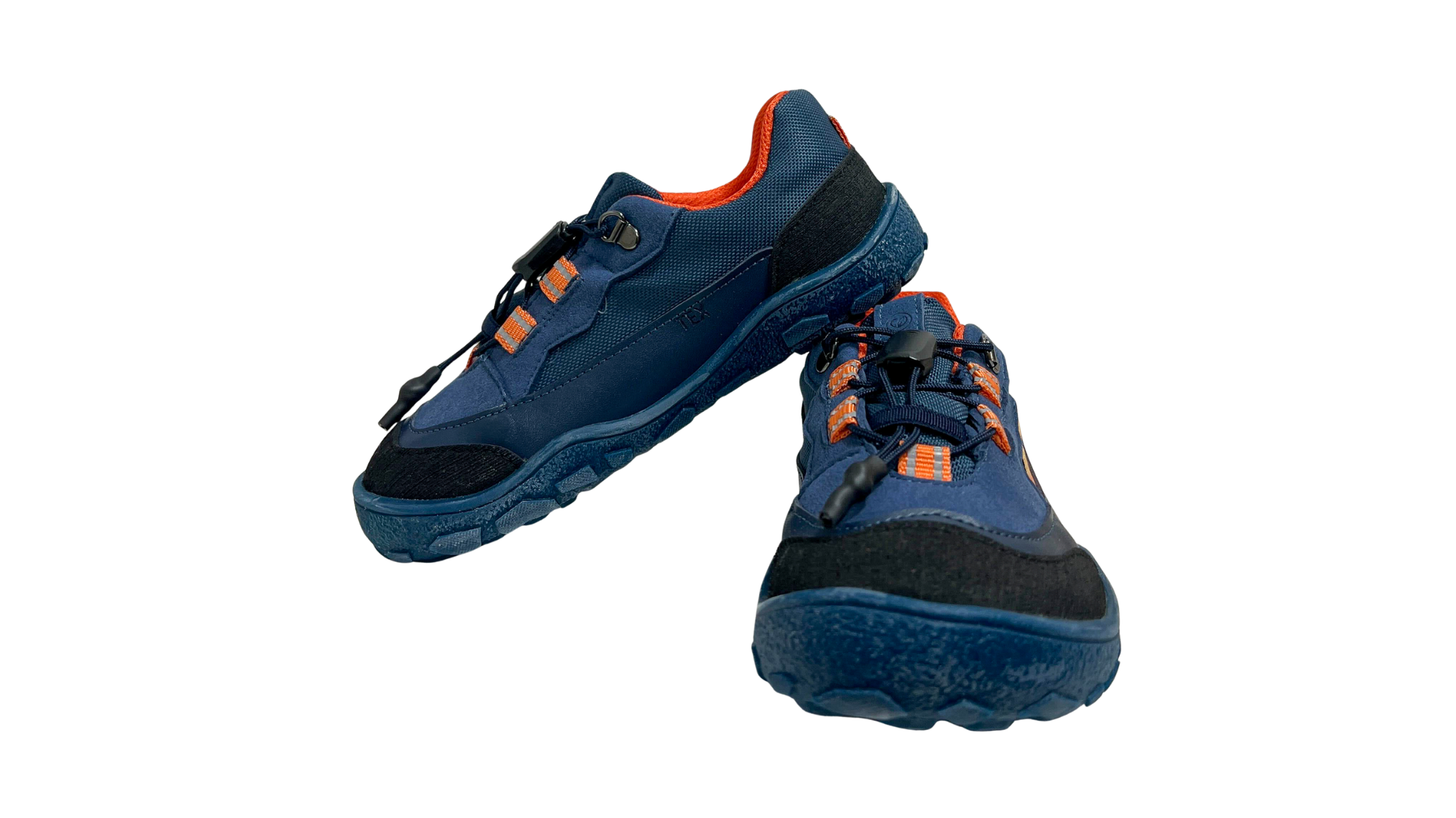 Barfußschuhe als Paar mit Schnellverschluss, breite Zehenbox, schräge Vorderansicht