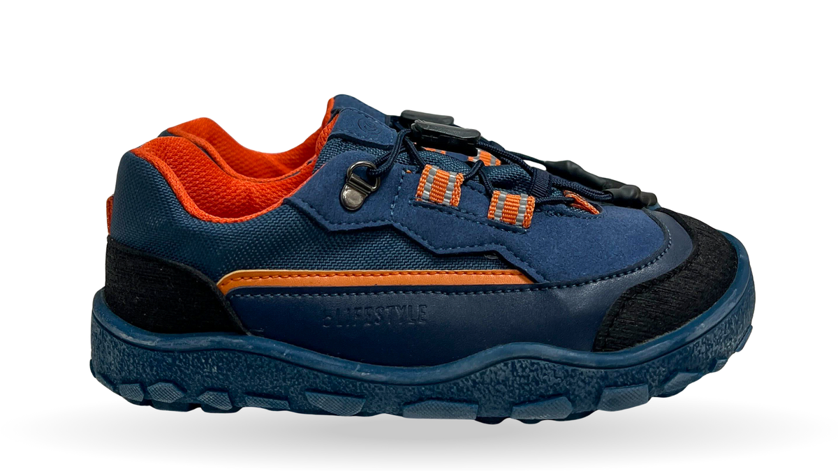Barfußschuh mit Schnellverschluss, breite Zehenbox, flexible Sohle, geschlossener Fersenbereich, niedriger Schaft, Seitenansicht außen