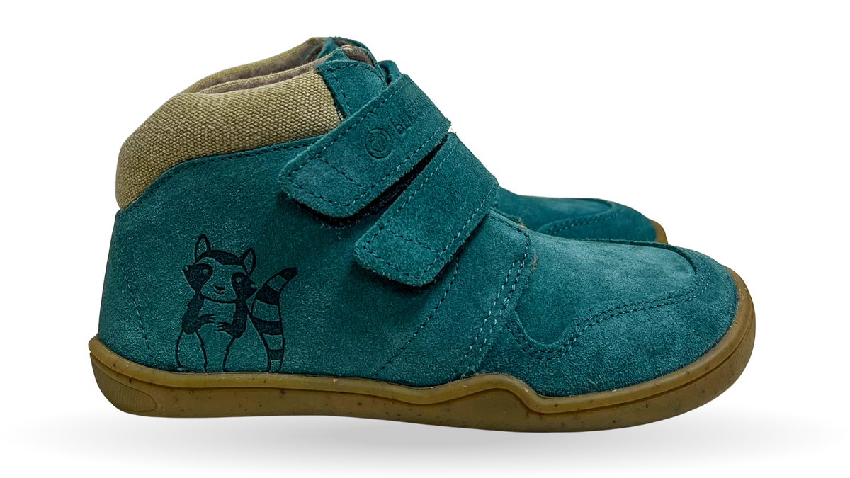 Knöchelhoher Barfußschuh für Kinder mit breiter Zehenbox, Klettverschluss, geschlossenen Zehen, geschlossenem Fersenbereich, Seitenansicht außen