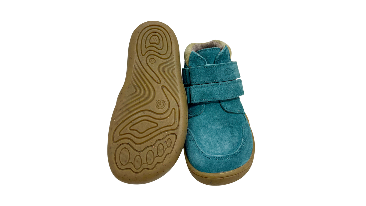 Knöchelhoher Barfußschuh für Kinder mit breiter Zehenbox, flexible Sohle, geschlossene Zehen, geschlossener Fersenbereich, Ansicht von unten