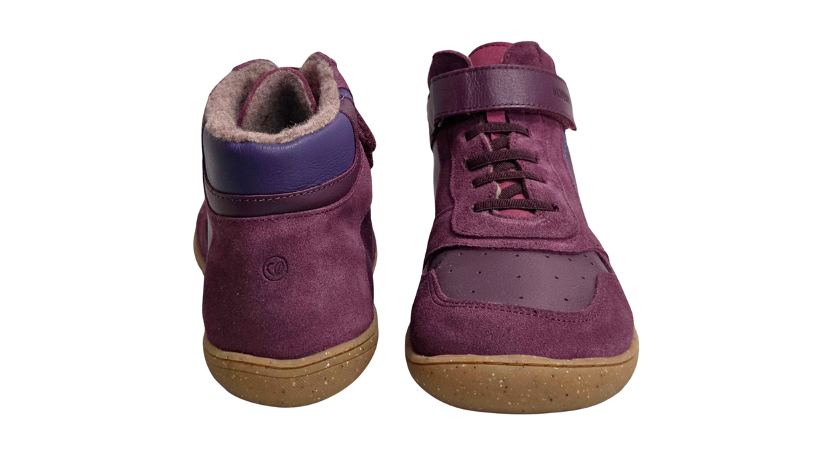 Paar gefütterte halbhohe Barfußschuhe für Kinder mit sichtbarem Futter und Klettverschluss, Rück- und Vorderansicht