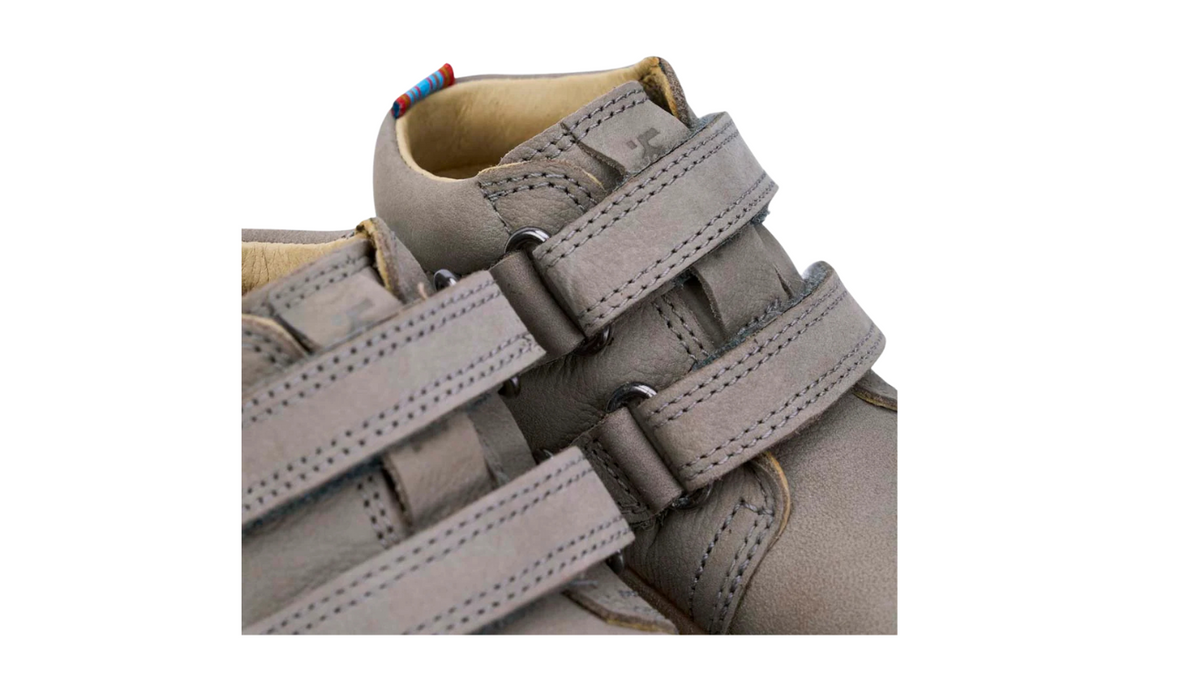 Barfußschuh für Kinder mit zwei Klettverschlüssen als Paar, Klettverschluss Detailansicht