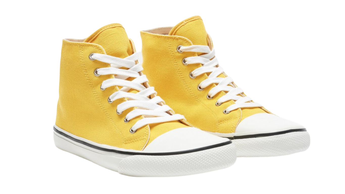 Barfußschuh für Erwachsene als Paar mit breiter Zehenbox, geschlossenem Zehenbereich, geschlossener Ferse, Schnürung, flacher flexibler Sohle, schräge Vorderansicht.