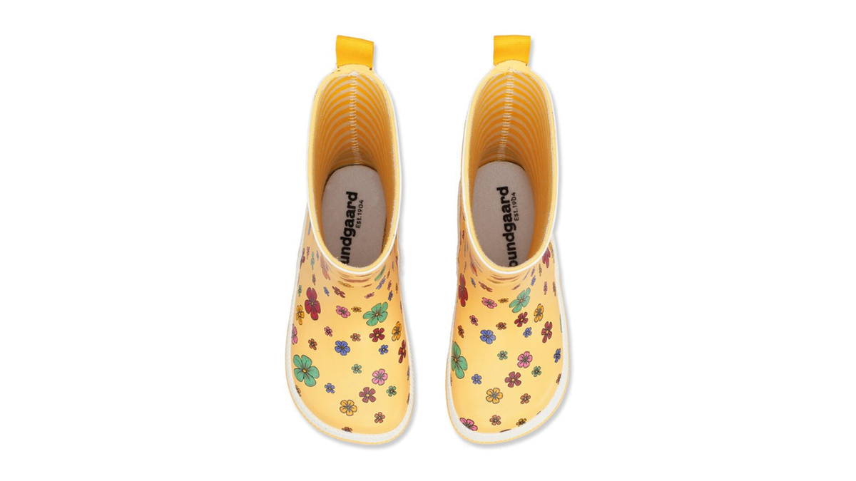 Gummistiefel für Kinder, hoher Schaft, geschlossene Zehen und geschlossener Fersenbereich, profilierte Sohle, Draufsicht als Paar