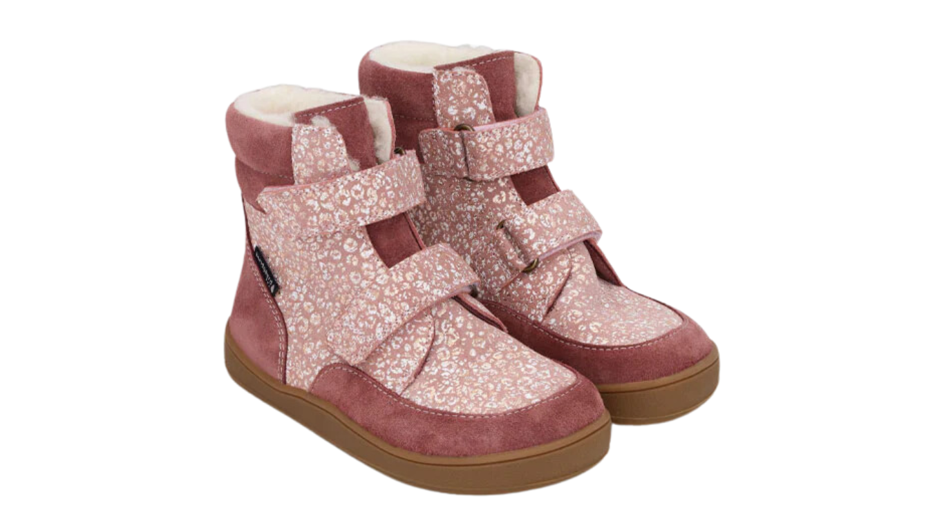 Gefütterter Barfußstiefel für Kinder, knöchelhoch, geschlossene Zehen und geschlossener Fersenbereich, Doppelklettverschluss, flexible Sohle, Paar, schräge Vorderansicht