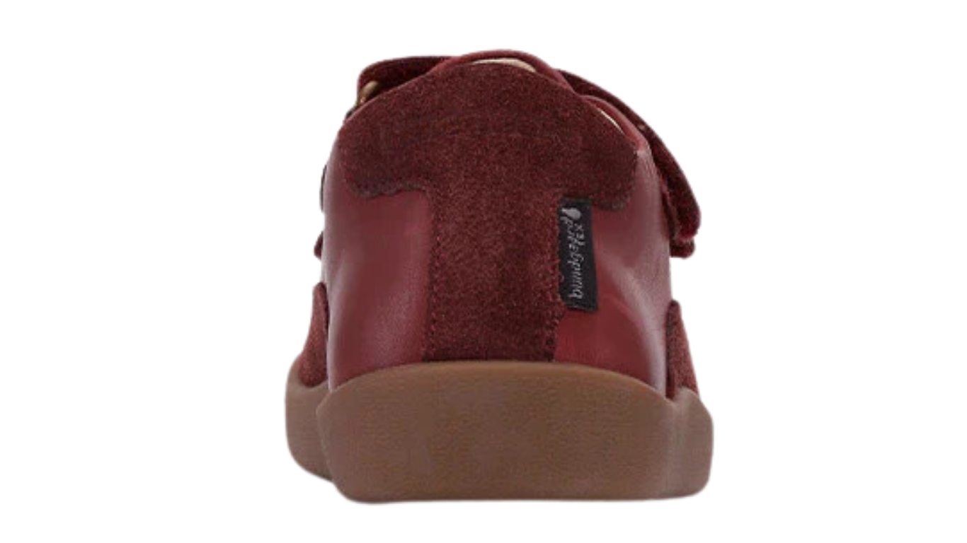 Barfußschuh mit zwei Klettverschlüssen, breite Zehenbox, flexible Sohle, geschlossener Fersenbereich, Rückansicht