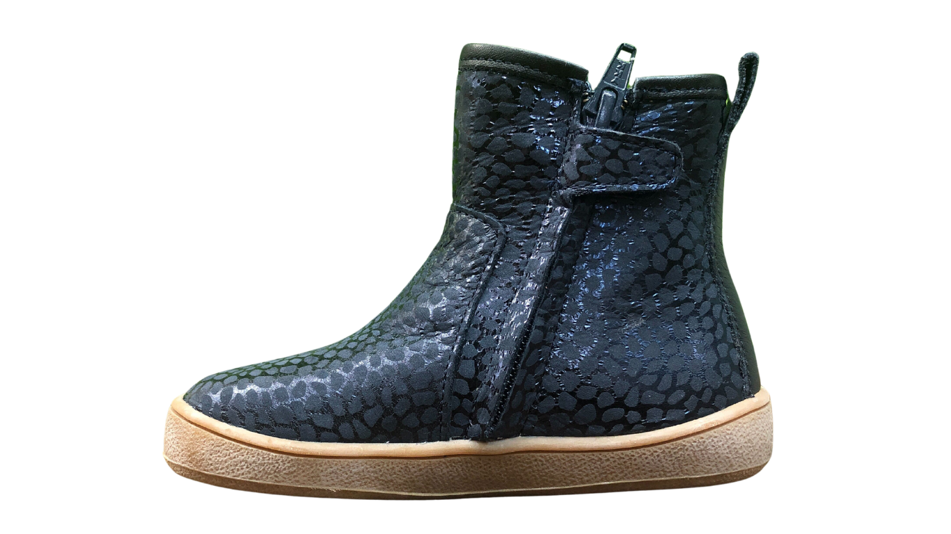 Barfußstiefel mit breiter Zehenbox, Reißverschluss, flexibler Sohle, geschlossenem Schaft und geschlossenem Fersenbereich, Seitenansicht innen