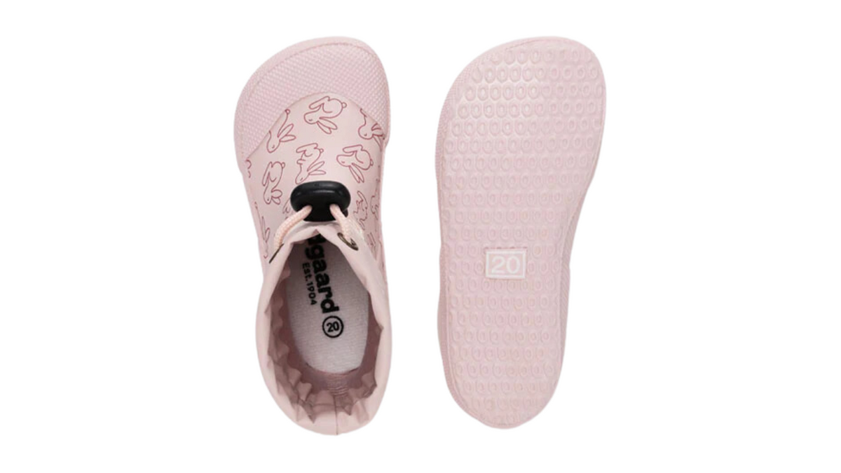 Gummistiefel für Kinder als Paar, hoher Schaft mit Tunnelzug, geschlossene Zehen und geschlossener Fersenbereich, profilierte Sohle, Paar, Draufsicht und Ansicht von unten