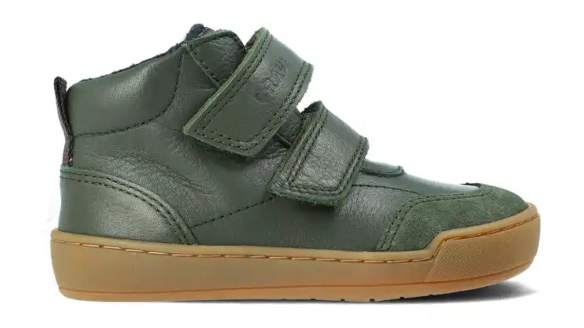 Alltagsbarfußschuh für Kinder, hoch geschnitten, mit breiter Zehenbox, Klettverschluss, geschlossenen Zehen und geschlossener Ferse, Seitenansicht außen
