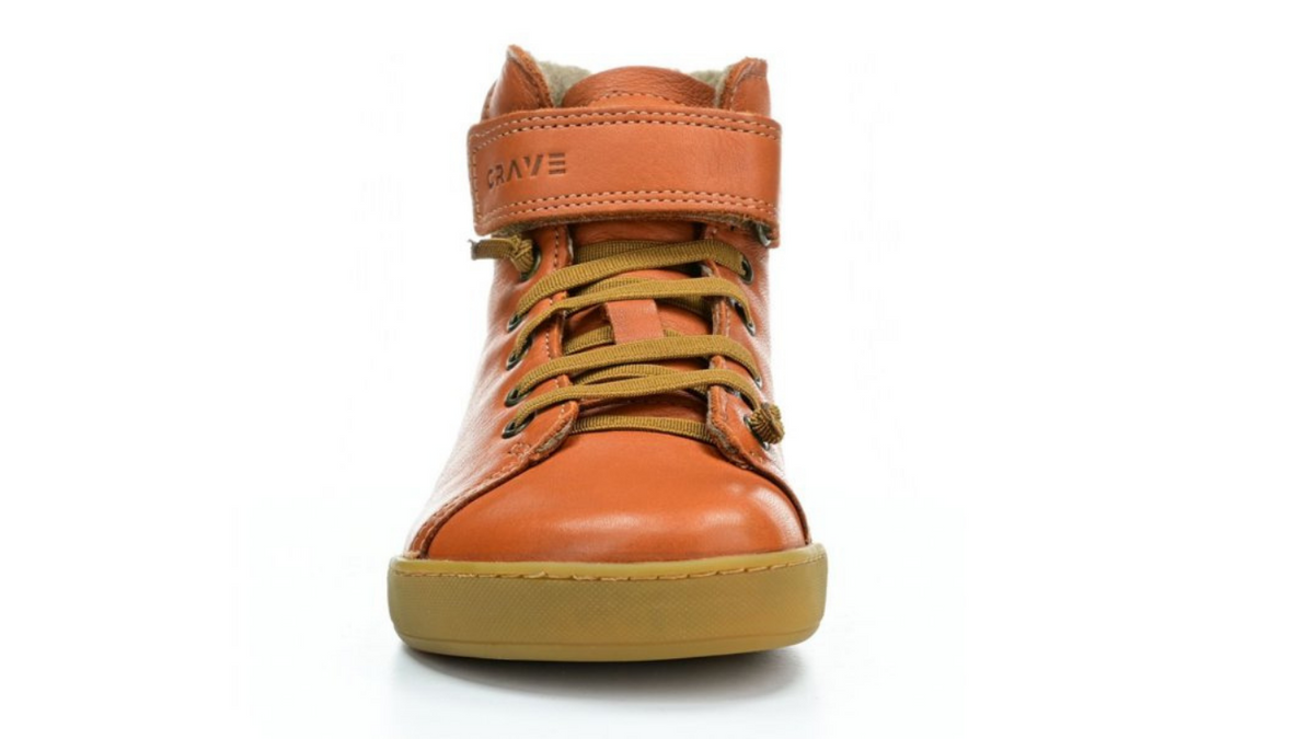 Barfußwinterstiefel für Kinder mit Schnürung und Riemen, breite Zehenbox, flexible Sohle, geschlossene Zehen und Ferse, Vorderansicht