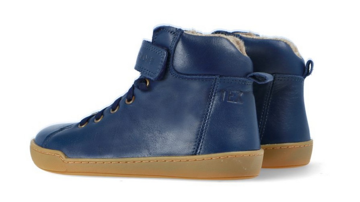 Barfußwinterstiefel für Kinder mit Schnürung und Riemen, breite Zehenbox, flexible Sohle, geschlossene Zehen und Ferse, Rückansicht