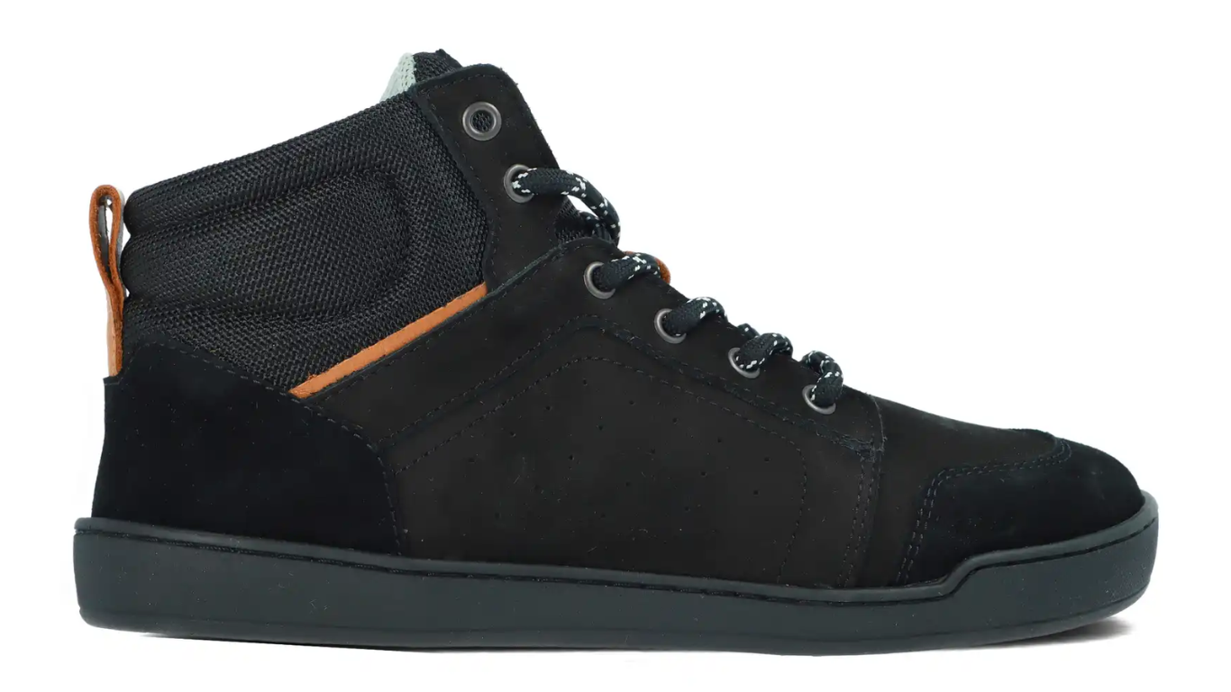 Kinder Barfußschuh mit breiter Zehenbox, flacher Sohle und geschlossener Ferse, Seitenansicht außen
