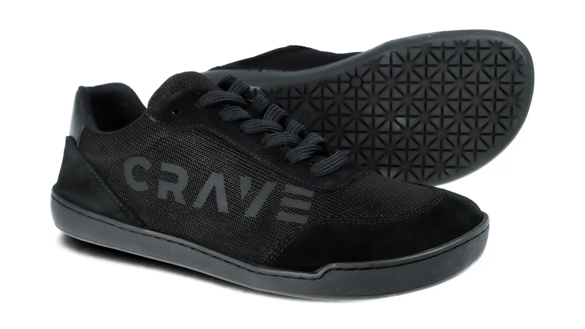 Barfußschuh für Kinder mit Schnürung, breite Zehenbox, flexible Sohle mit Profil, geschlossene Zehen und Ferse, Ansicht von unten